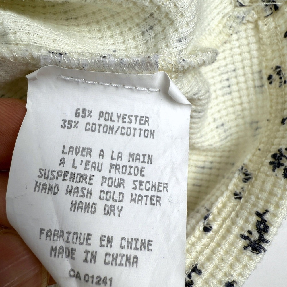 THINGS BETWEEN Cream Floralβ Waffle Knit Scalloped Picot Trim Top Size M - Picture 4 of 6